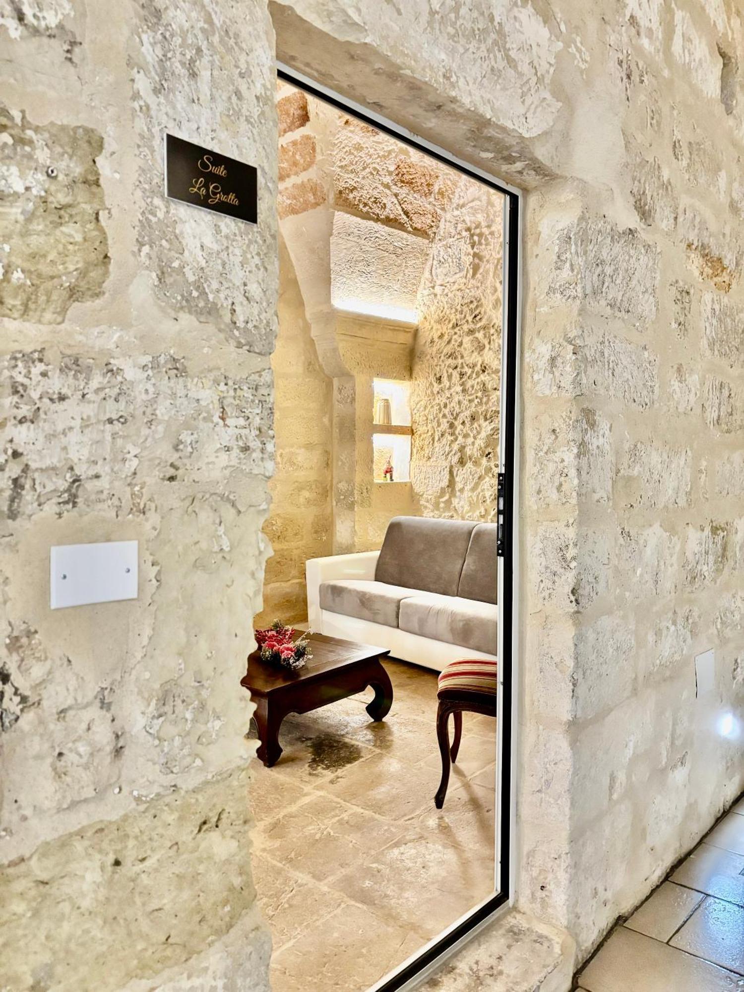 Palazzo Storico Riccardi Rollo Apartment Сан Чезарио ди Лече Екстериор снимка