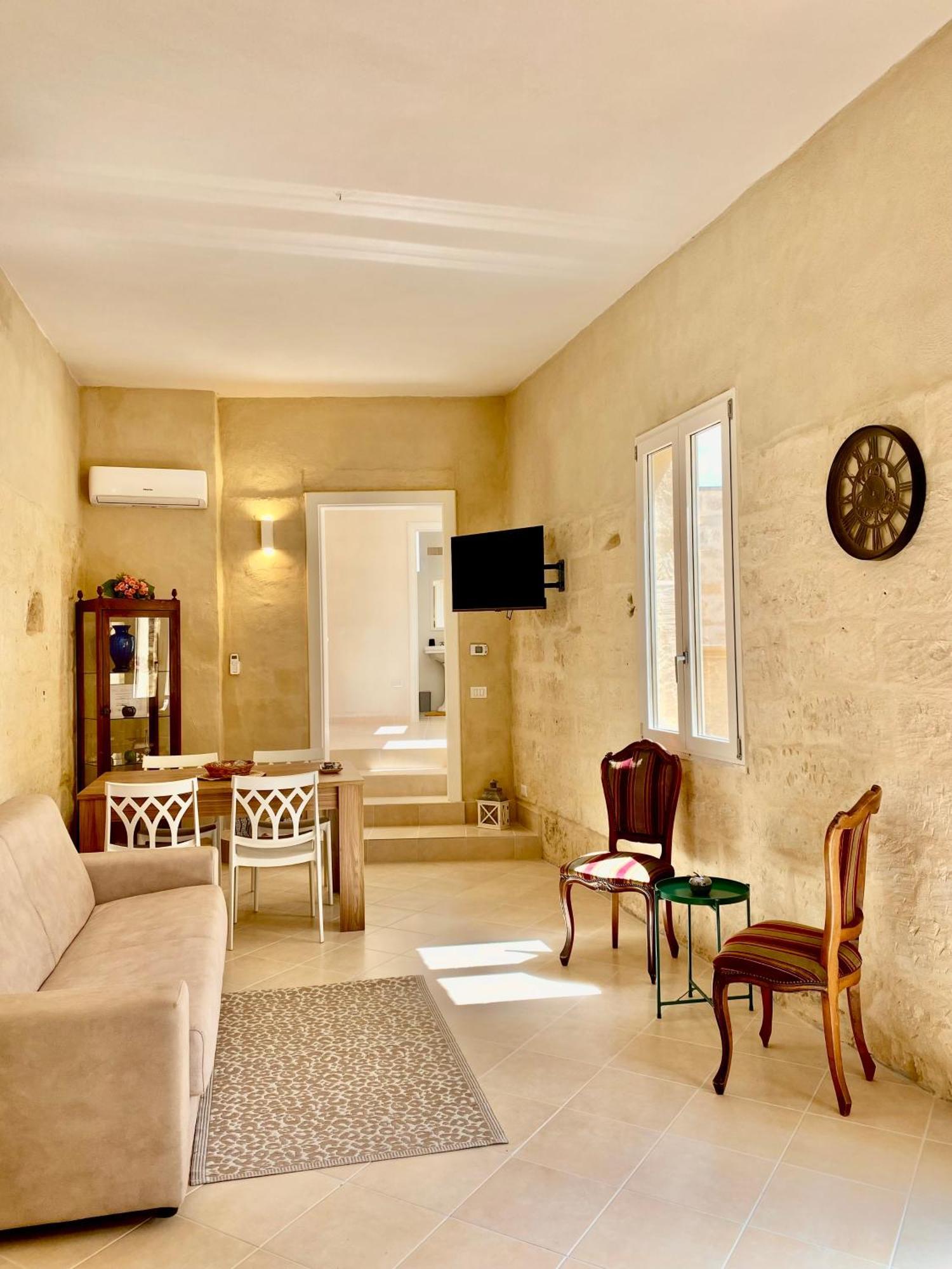 Palazzo Storico Riccardi Rollo Apartment Сан Чезарио ди Лече Екстериор снимка