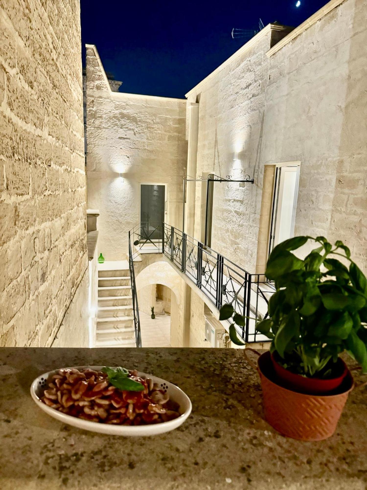 Palazzo Storico Riccardi Rollo Apartment Сан Чезарио ди Лече Екстериор снимка