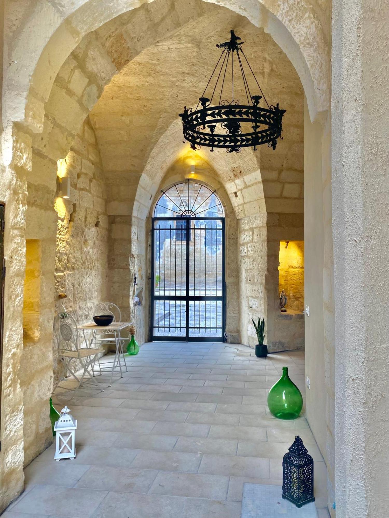 Palazzo Storico Riccardi Rollo Apartment Сан Чезарио ди Лече Екстериор снимка