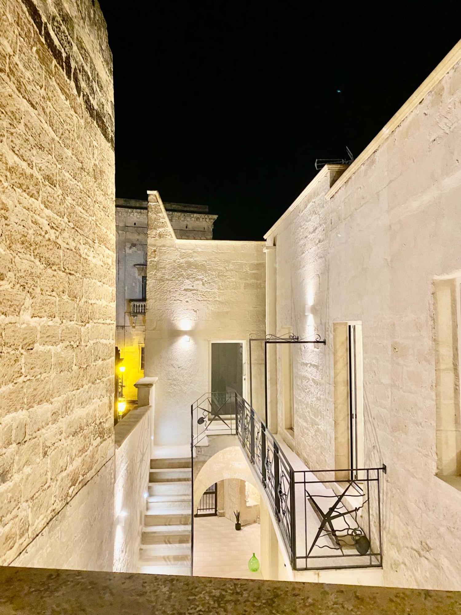 Palazzo Storico Riccardi Rollo Apartment Сан Чезарио ди Лече Екстериор снимка