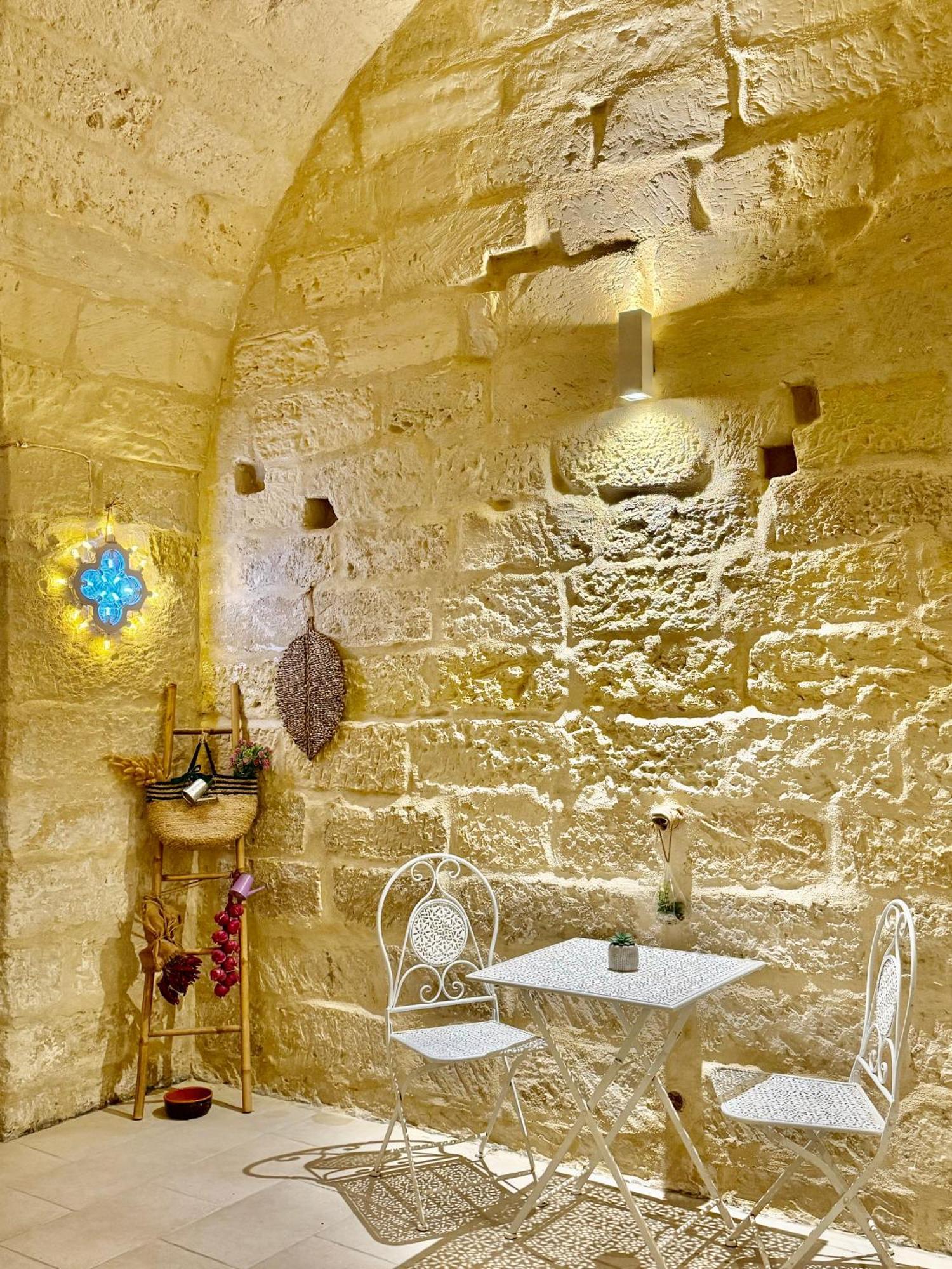 Palazzo Storico Riccardi Rollo Apartment Сан Чезарио ди Лече Екстериор снимка