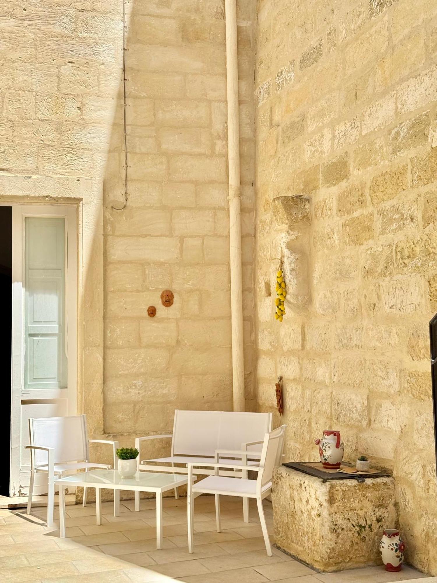 Palazzo Storico Riccardi Rollo Apartment Сан Чезарио ди Лече Екстериор снимка